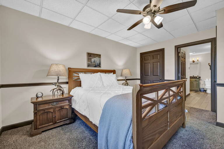 Queen Bedroom Queen Bedroom