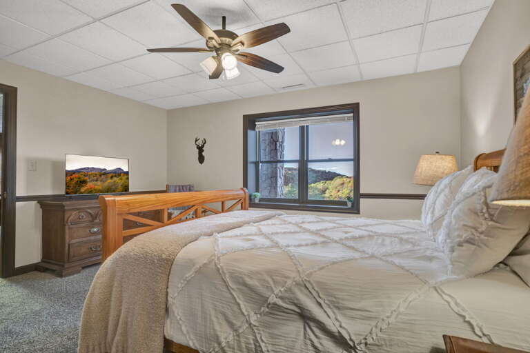 Queen Bedroom Queen Bedroom