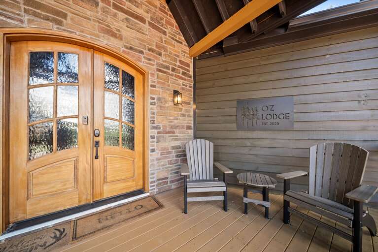 Front Entrance - Welcome to Oz Lodge