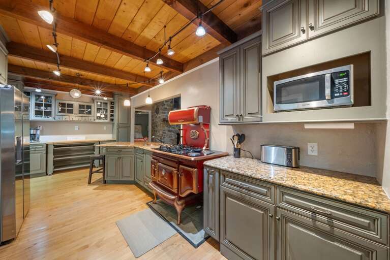Spacious Kitchen has Granite Counters