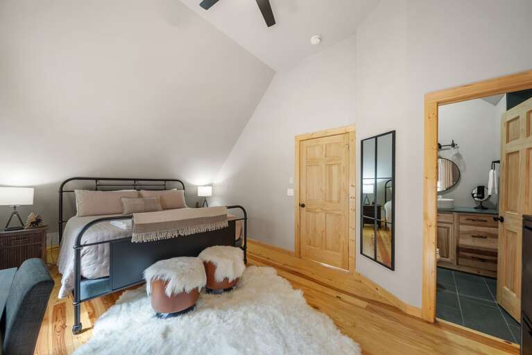 King Bed and Private Bathroom in the Master King Bed and Private Bathroom in the Master