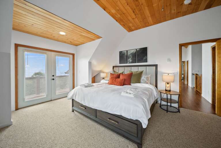 King Bed and Private Balcony