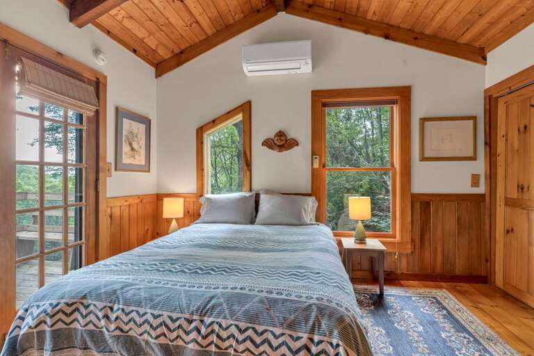 Upper Level Queen Bedroom