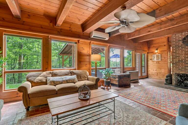 Wall of Windows brings the Outdoors In