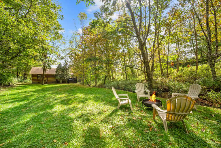 Lazy River Cabin Nestled on 1.7 Private Acres