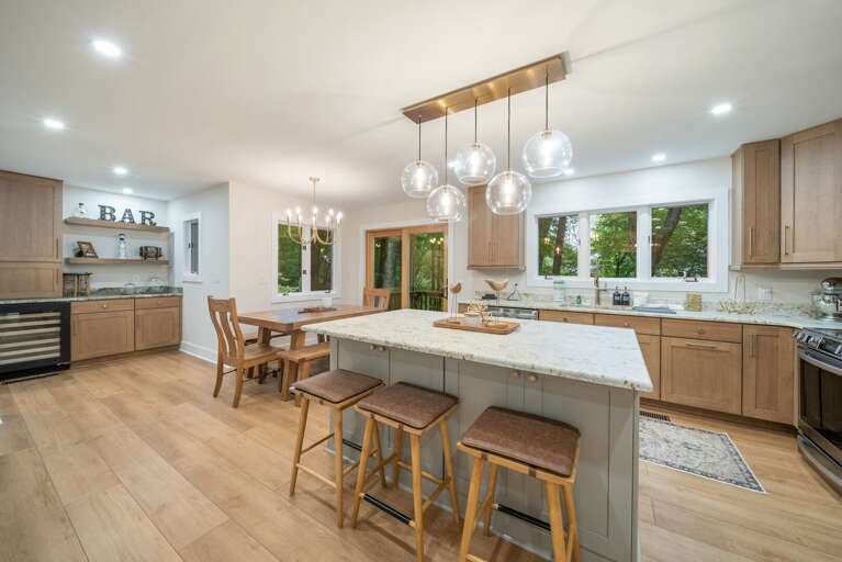 Seating at the Kitchen Island Seating at the Kitchen Island