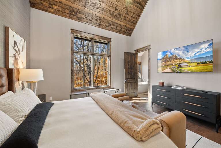 King Bed, TV and Private Bathroom