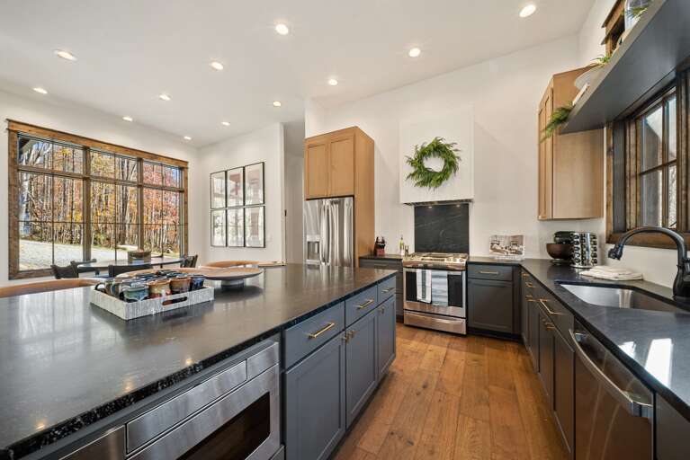 Stainless Appliances and Fine Touches