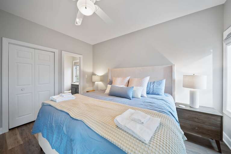 Bright Open Upper Level King with Private Bathroom