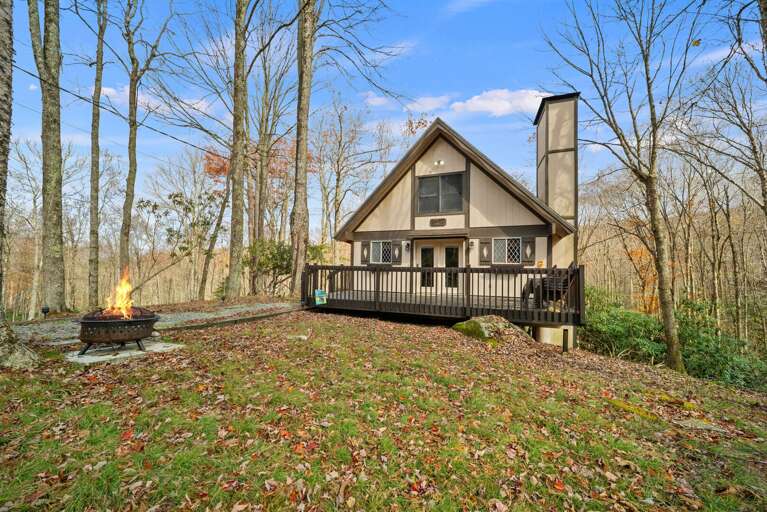 Estua Botas Cabin Yard and Steel Fire Bowl