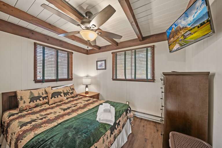 Main Floor Queen Bedroom