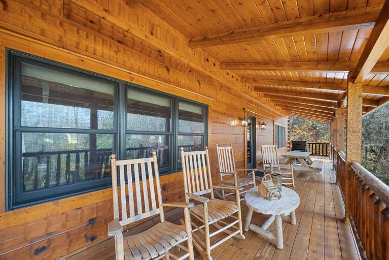 Escape to the Mountains at Sugars Cozy Cabin