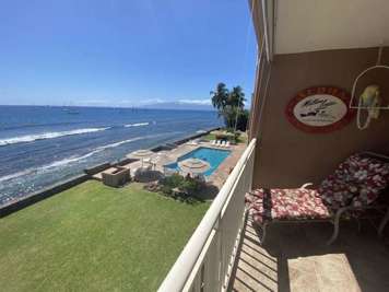 Lahaina Roads 303