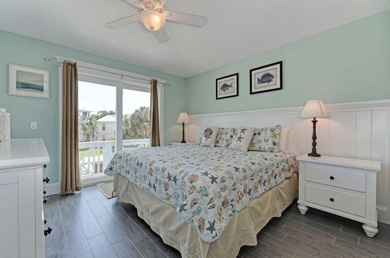 2nd-floor king bedroom