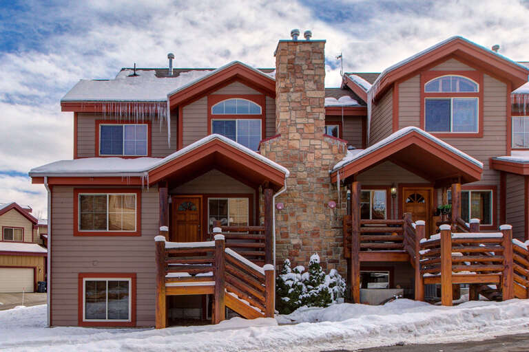 Bear Hollow Village 5478: Winter in Bear Hollow