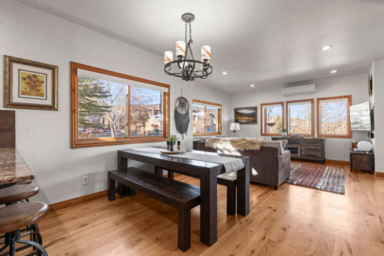 Bear Hollow Village 5534: Main level dining room