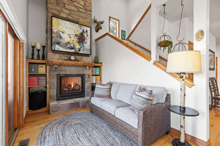 Bear Hollow Village 5534: Main level living room