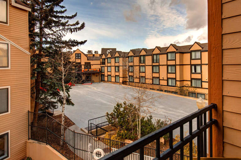 Carriage House 320 by Moose Management_20