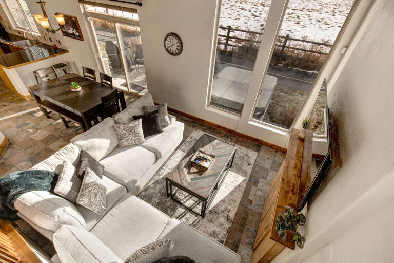 Foxpoint 6195-C2 - Cozy space with natural light, perfect spot for relaxation and gatherings.