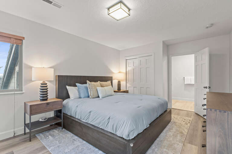 Prospector Lodge 536: Primary King bedroom