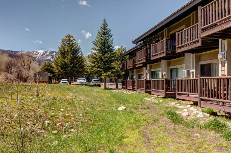 Prospector 9 Summer Exterior Prospector 9 Summer Exterior