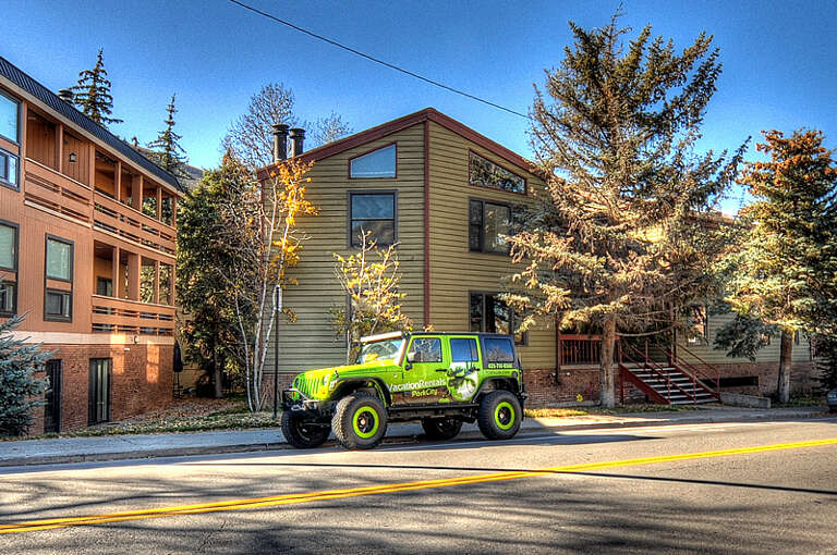 Ski Team 4 by Moose Management