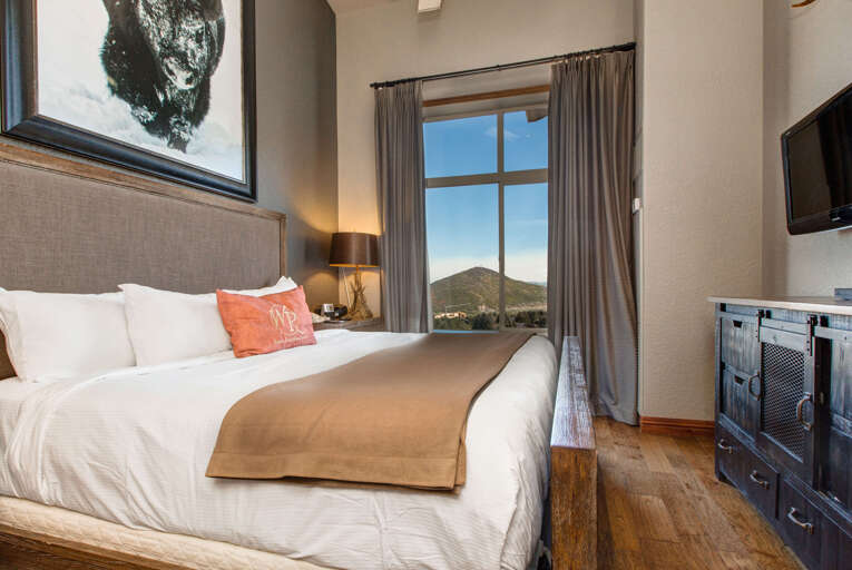 Westgate 3901 A: King bedroom