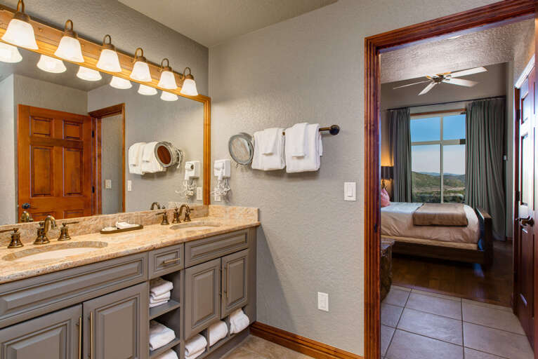 Westgate 3901 A by Moose Management