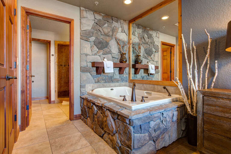 Westgate 3901 A by Moose Management