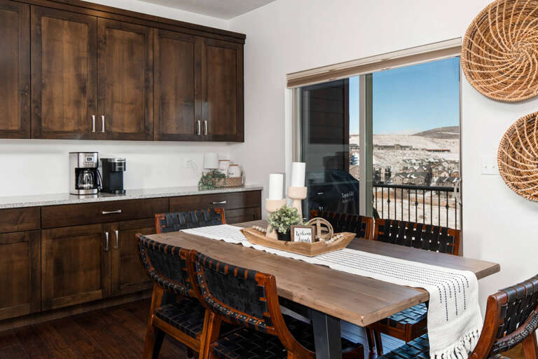 Retreat at Jordanelle 906: Dine with views! Retreat at Jordanelle 906: Dine with views!