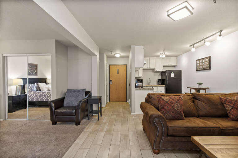 Chic center of modern studio, perfect for urban living. Chic center of modern studio, perfect for urban living.