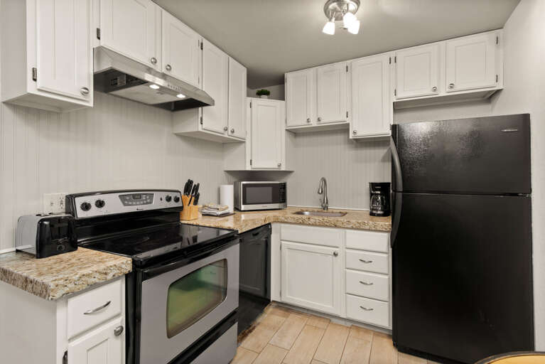 Kitchen: Fully equipped with new appliances Kitchen: Fully equipped with new appliances