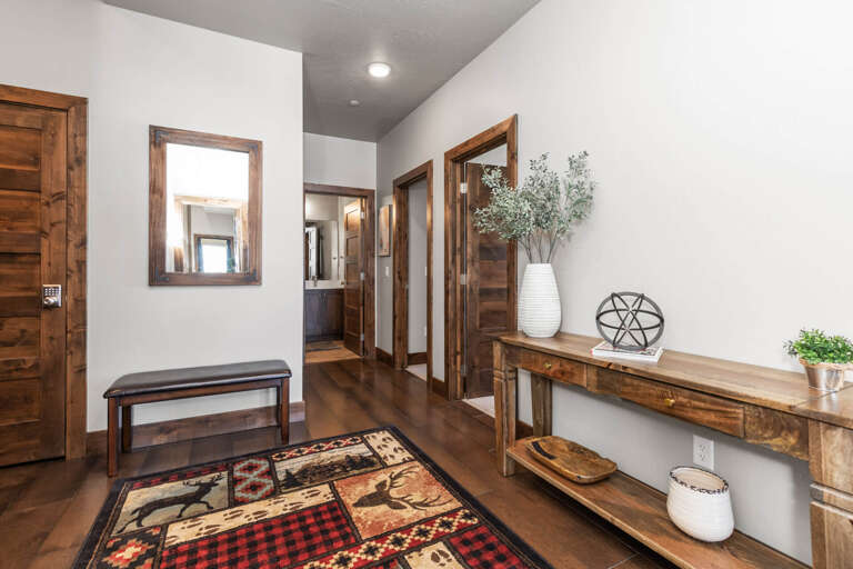 Common Area: "Inviting space for gatherings and relaxation in our cozy vacation rental." Common Area: "Inviting space for gatherings and relaxation in our cozy vacation rental."