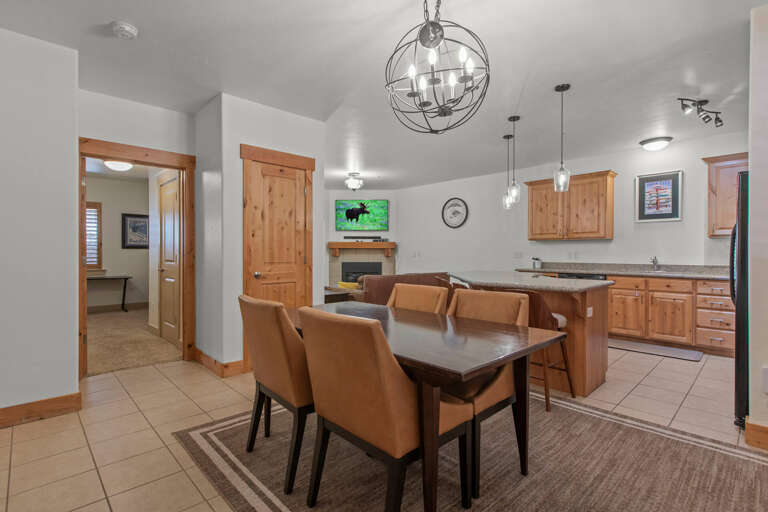 Vacation Rentals in Park City at Bear Hollow Lodges 4205: Comfortable dining