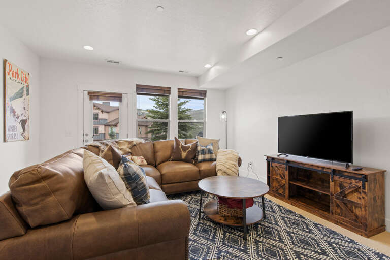Retreat at Jordanelle 13282: Lower level living area