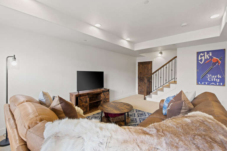 Retreat at Jordanelle 13282: Lower level living area