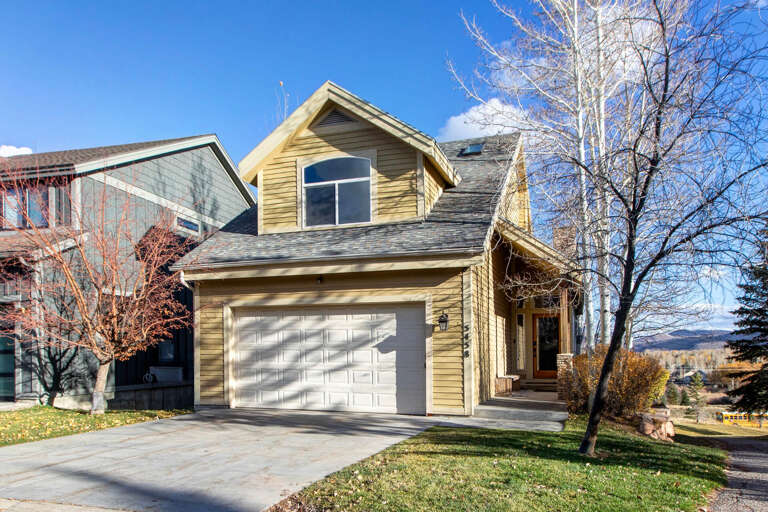 Bear Hollow Village 5458: Two car garage and two car driveway
