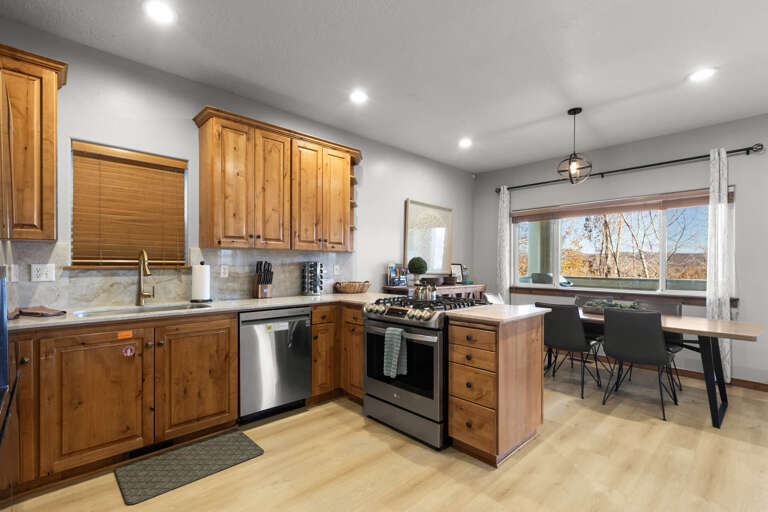 Bear Hollow Village 5458: