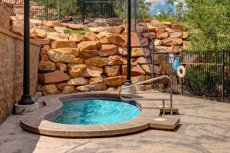 Bear Hollow Lodges 4201: Building hot tub