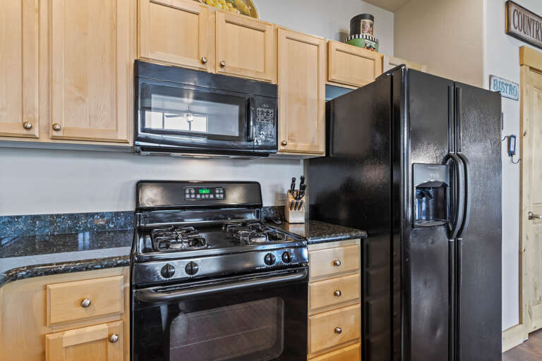 Bear Hollow Village 5426: A full suite of premier appliances, including a gas range, a dishwasher, a microwave. Bear Hollow Village 5426: A full suite of premier appliances, including a gas range, a dishwasher, a microwave.