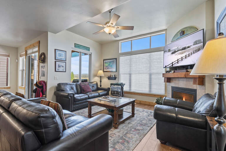 Bear Hollow Village 5426:  Leather sofas, a large HDTV, and a corner gas fireplace create an ideal spot to kick back with family and friends. Bear Hollow Village 5426:  Leather sofas, a large HDTV, and a corner gas fireplace create an ideal spot to kick back with family and friends.