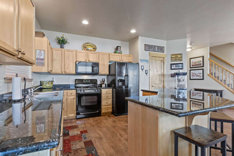 Bear Hollow Village 5426: Natural wood cabinets and glossy granite countertops for meal preparation and entertaining. Bear Hollow Village 5426: Natural wood cabinets and glossy granite countertops for meal preparation and entertaining.