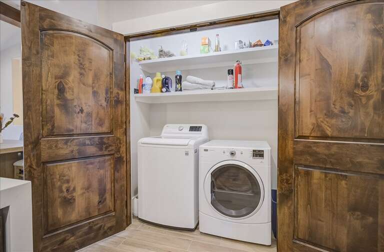 Black Rock Ridge 14202: Convenient washing machine for your laundry needs. Black Rock Ridge 14202: Convenient washing machine for your laundry needs.