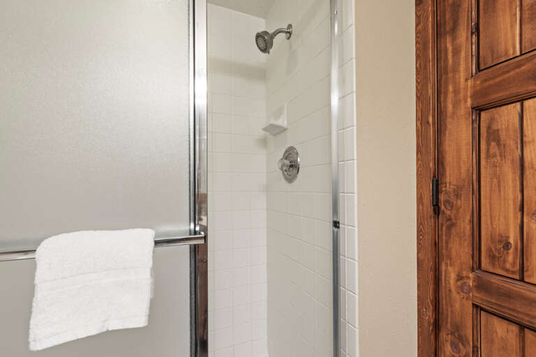 Powderwood 11C: Sleek and modern shower space with luxurious amenities. Powderwood 11C: Sleek and modern shower space with luxurious amenities.