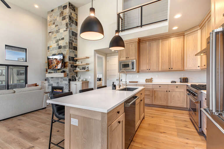 Mayflower Lakeside 1032 by Moose Management Mayflower Lakeside 1032 by Moose Management