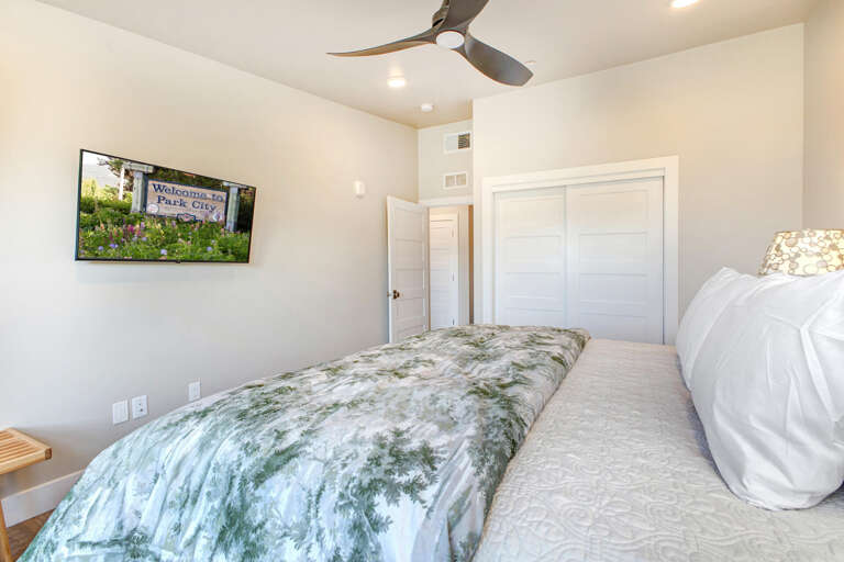 Mayflower Lakeside 302-14 by Moose Management: Mayflower Lakeside 302-14 by Moose Management: