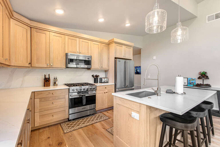 Mayflower Lakeside 302-14 by Moose Management: Mayflower Lakeside 302-14 by Moose Management: