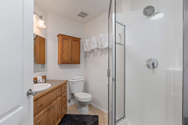 Sleek and tidy bathroom Sleek and tidy bathroom