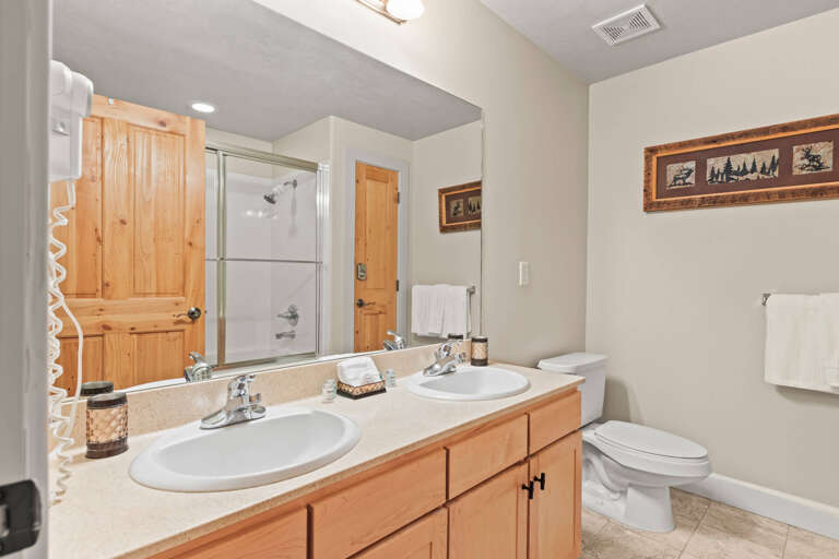 Crestview D208 by Moose Management