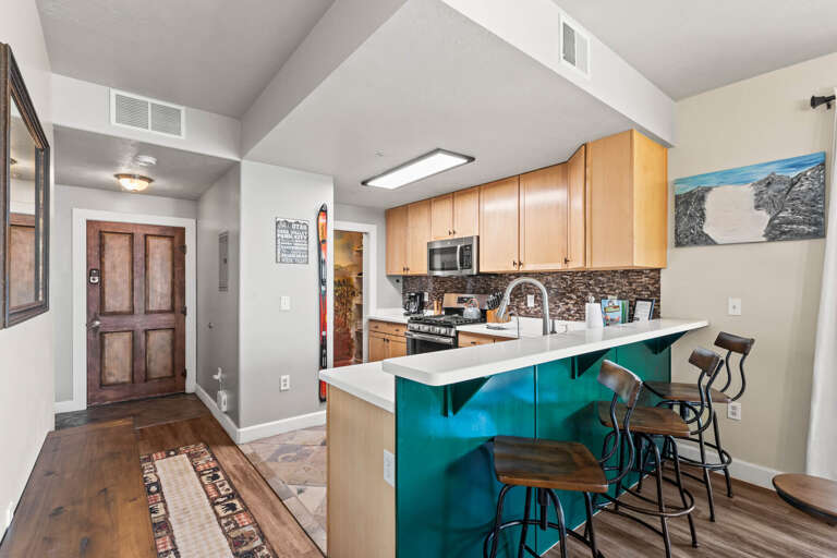 Crestview D208 by Moose Management